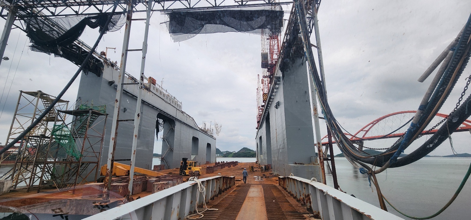 10,000T Floating Dry Dock photo 8
